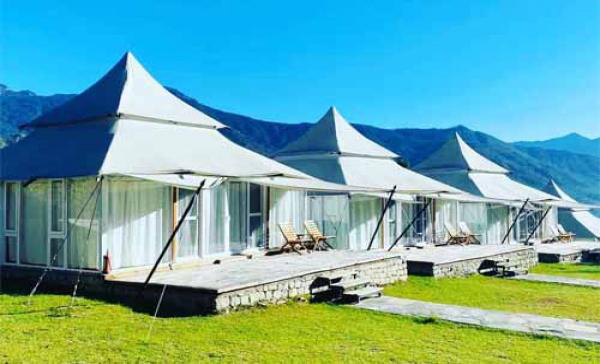 Admire breathtaking Himalayan landscapes from hand-selected luxury vantage points