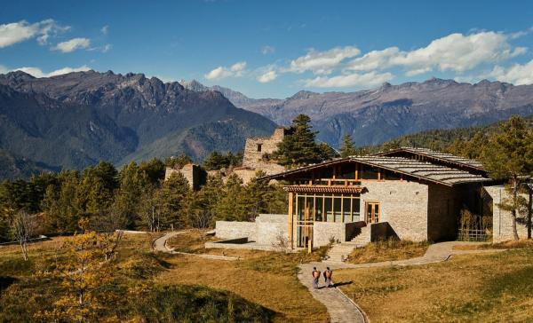 Admire breathtaking Himalayan landscapes from hand-selected luxury vantage points