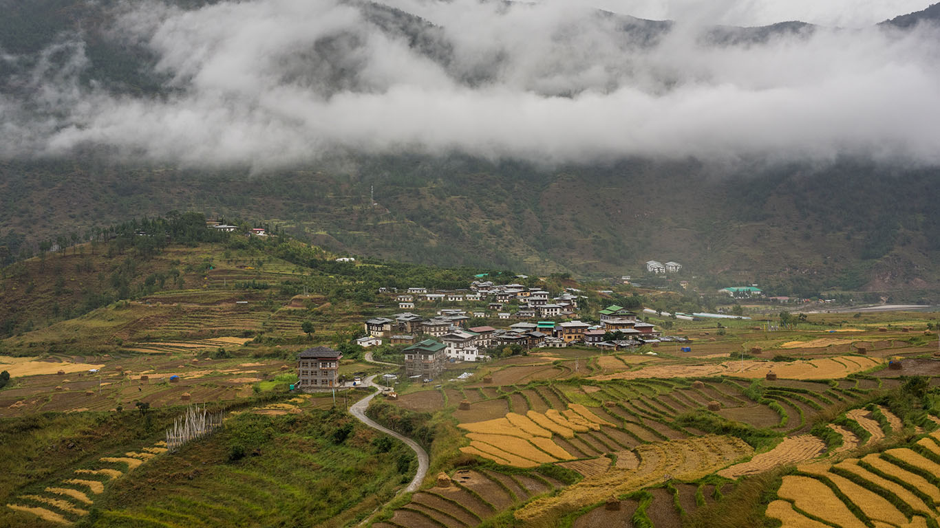 Visit Dochula Pass and enjoy the spectacular panoramic view of the Eastern Himalayas