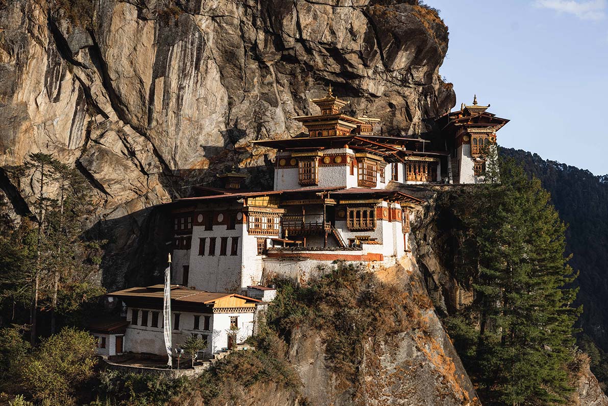 Catch the vibrant Buddha Dordenma statue and enjoy the view of Thimphu valley
